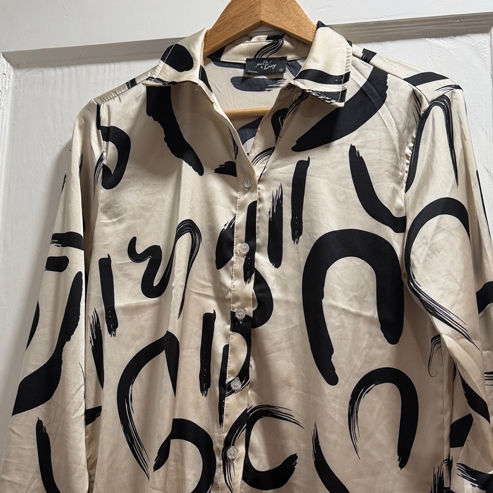 Black and Cream Abstract Print Button-Up Blouse
